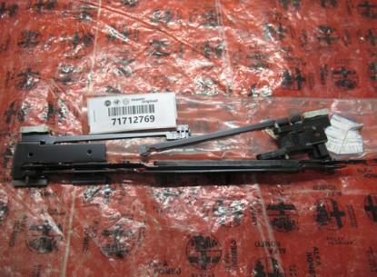 71712769 Houder opendak rechterzijde