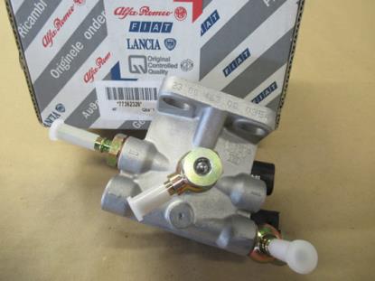 77362326 Brandstoffilter steun