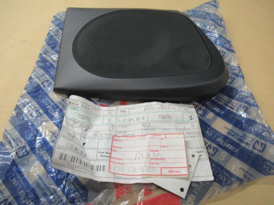 7782781 Sierstuk luidspreker linksachter