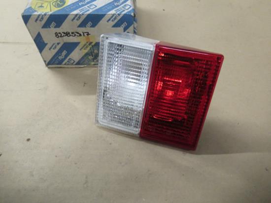 82385317 Binnenste achterlicht linkerzijde