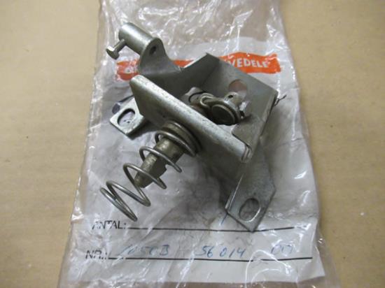 105035601400 Motorkap slot