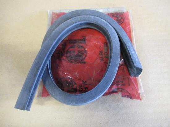 105145621000 Kofferbak profielrubber