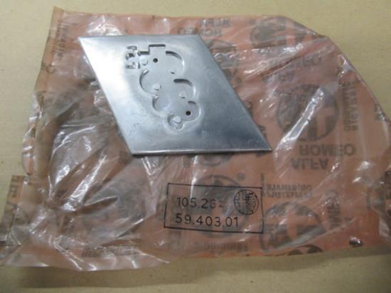 105265940301 Biscione embleem linkerzijde