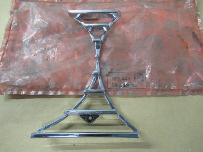 105445944810 Voorbumper sierstuk rechterzijde