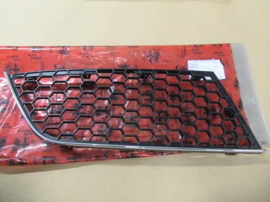 156084787 Voorbumper grille rechterzijde