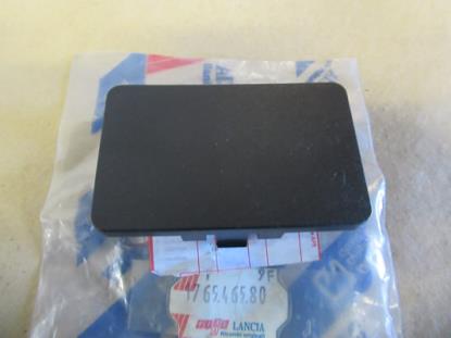 176546580 Middenconsole plug