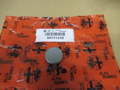 60731228 Plug