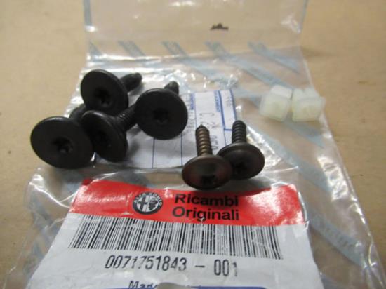 71751843 Achterbumper bevestigingsset