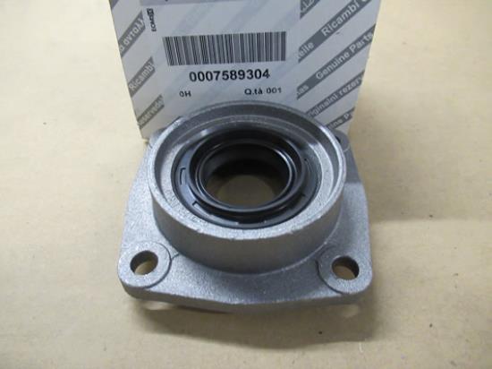 7589304 Aandrijfas deksel