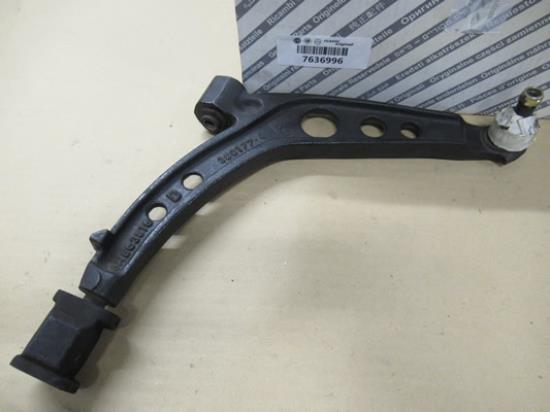 7636996 Draagarm rechtsvoor