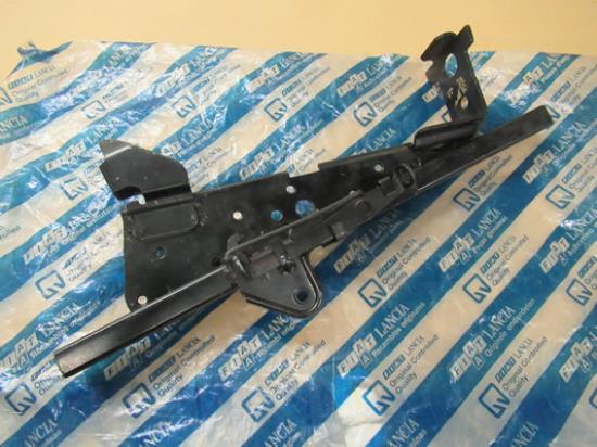 7673295 Geleiding stoel rechtsvoor binnenkant