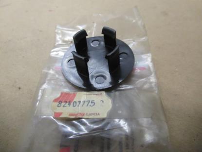 82407775 Plug voorstoelen