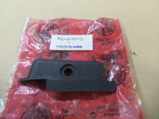 82489873 Voorbumper versterker rechterzijde