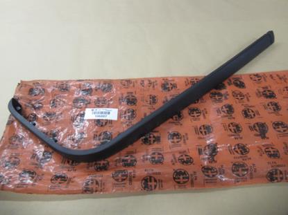 106887 Achterbumper sierlijst linkerzijde