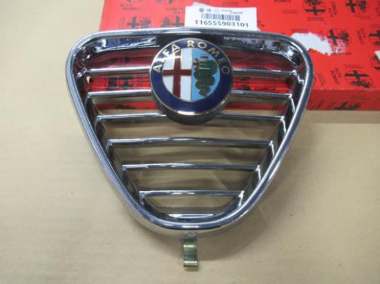 116555903101 Voor grille logo