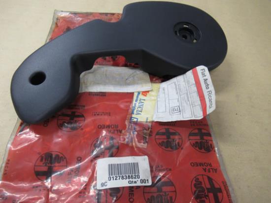 127838620 Sierstuk voorstoelen linkerzijde