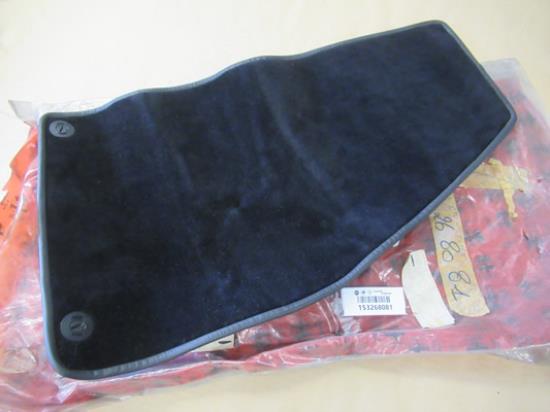 153268081 Vloermat rechtsvoor MOMO