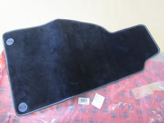 156023162 Vloermat linksvoor MOMO