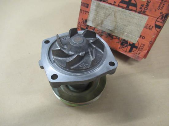 195590702400 Waterpomp 2.5 TD