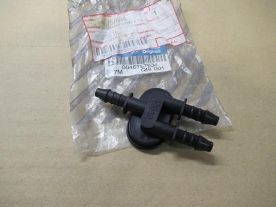 46757634 Koplampwisser aansluiting