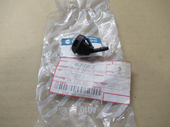 46765852 Voorruitwisser sproeier