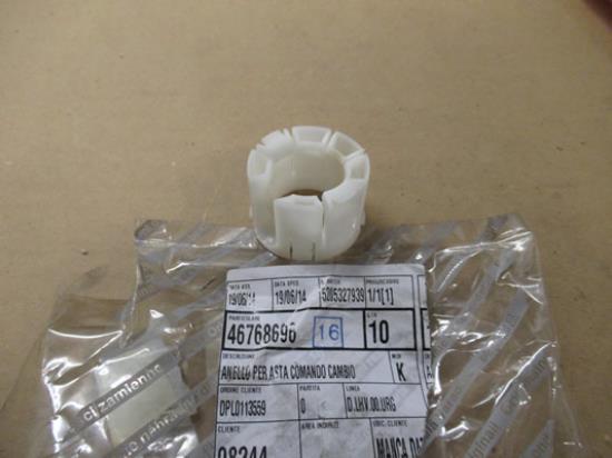 46768696 Versnellingspook ring