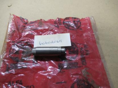 60602065 Luchtinlaat klepgeleider