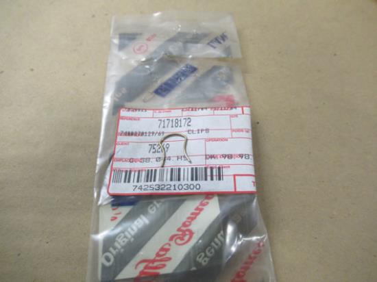 71718172 Achterklep veertje