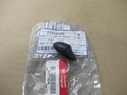 71718346 Hoedenplank drukknop rechterzijde