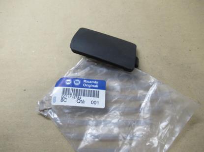 71718784 Voorbumper plug