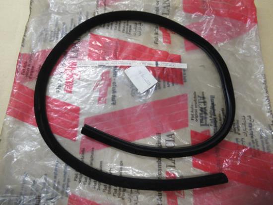 82377179 Portier profielrubber voorzijde