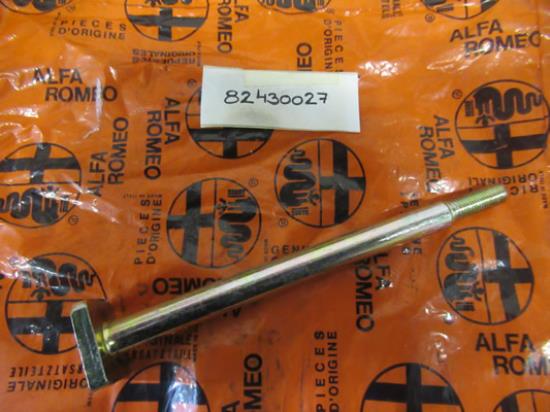 82430027 Voorbumper pen