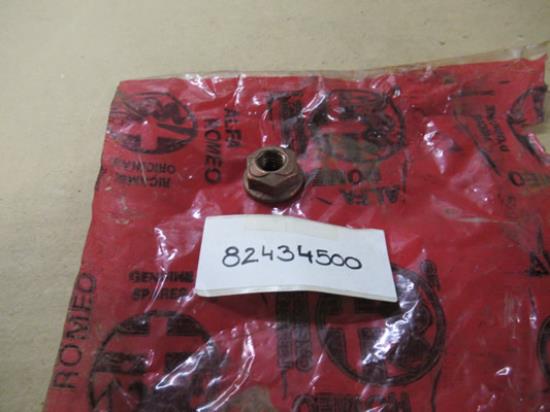 82434500 Uitlaatpijp moer M10x1.5