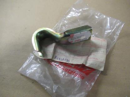 82438899 Uitlaatpijp beugel