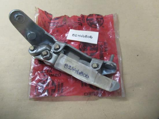 82446806 Achterklep scharnier rechterzijde