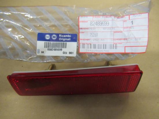 82489699 Achterbumper reflector rechterzijde