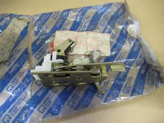 82437167 Portierslot linksachter