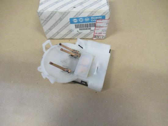 9948348 Ruitenwisser relais