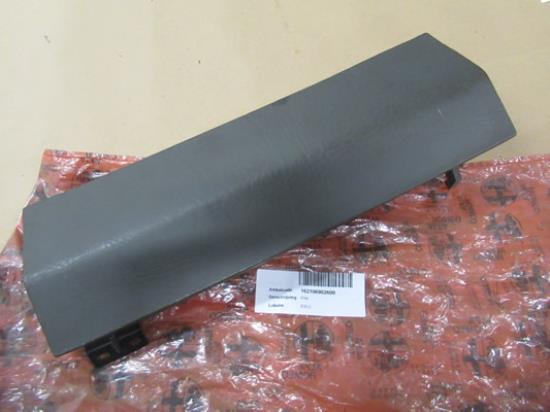 162106902600 Dashboard kastje klep