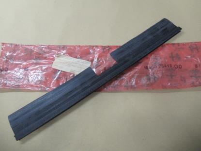 164007641800 Motorkap rubber