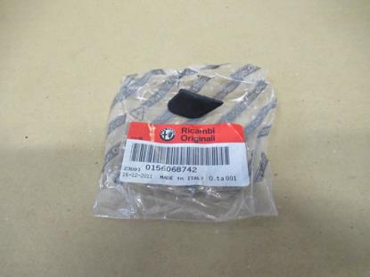 156068742 Luchtinlaat plug rechterzijde