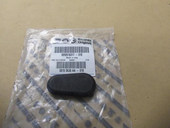 50516317 Derde remlicht plug