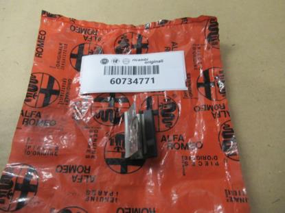 60734771 Verbindingsstuk tussen dakbekleding en C-stijl