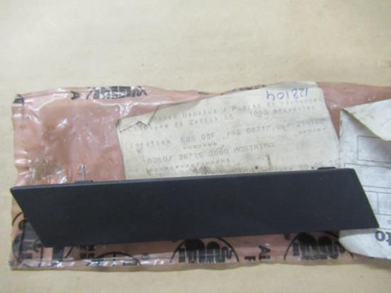 60738725 Grille sierstuk