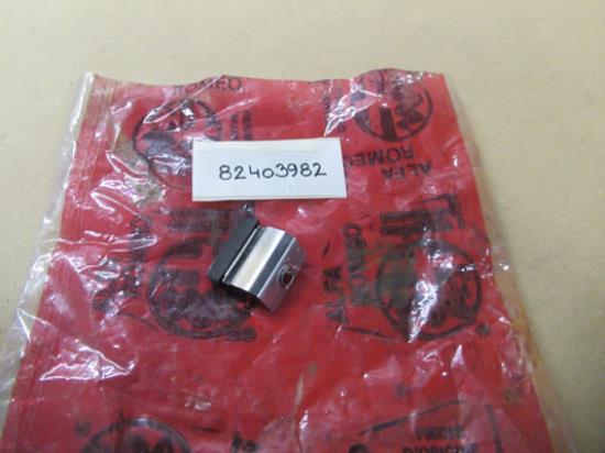 82403982 Klem portier ruit