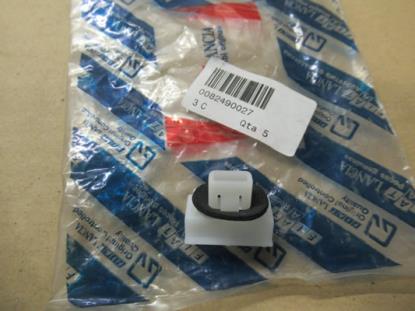 82490027 Bumper klemmetje