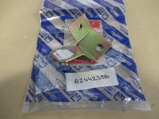 82442356 Achtervering beugel rechterzijde