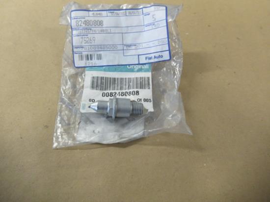 82480808 Remmen voorwielen bout