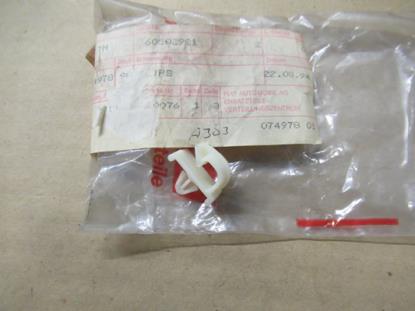 60502981 Brandstoftank clip