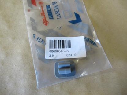 60658596 Kofferbak plug